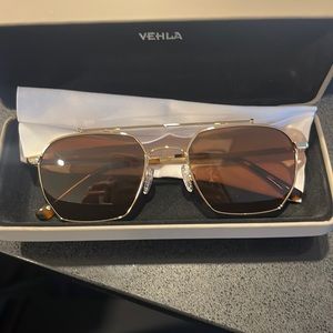 Vehla Bowie Gold/Choc Sunglasses